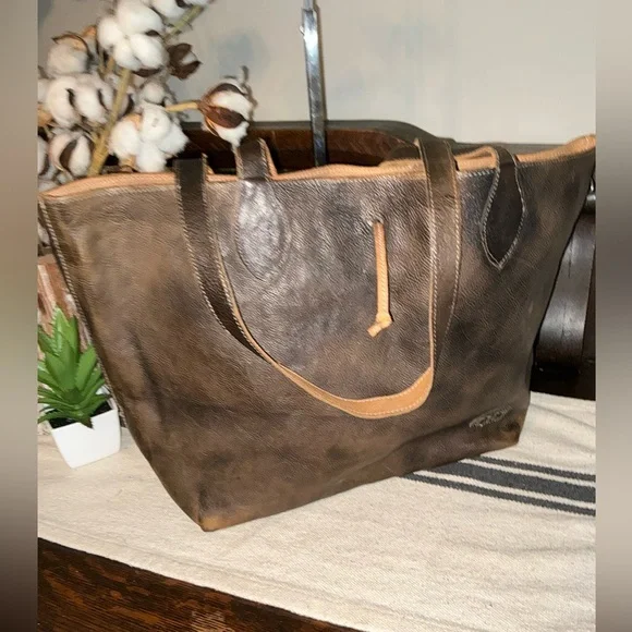 NWOT Bed Stu Leather Charlotte Reversible Shoulder Bag Tote Black Grey $255 - Picture 3 of 16